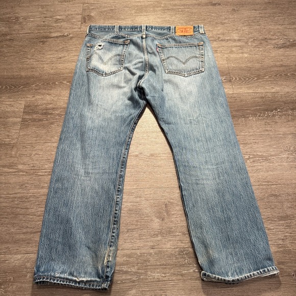 Vintage Levis Jeans 501 Mens 40 Blue Denim Faded Cotton 40x28 Western Button Fly - Picture 5 of 13